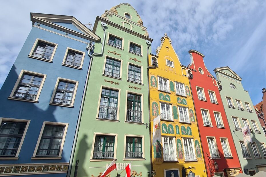Colour houses in Gdansk - blue, green, yellow, read and green